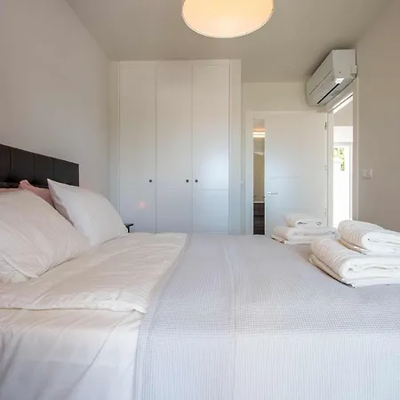 Capistrano Garden, Piscina Privada Y Vistas Al Mar 네르하