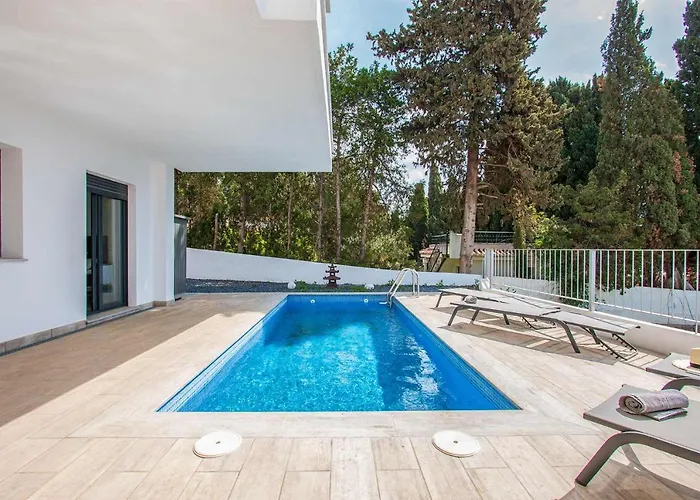 Capistrano Garden, Piscina Privada Y Vistas Al Mar Holiday home *